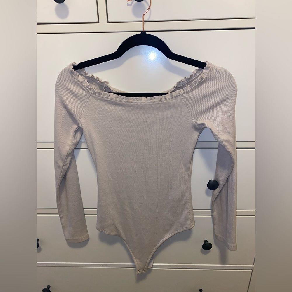 Ribbed Bodysuit Off-Shoulder